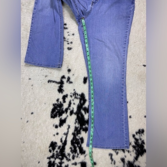 Levi’s Women’s Signature At Waist Light Wash Bootcut Denim Jeans Size 14 - Picture 6 of 8